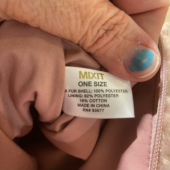 Mix It French Fawn Faux Fur Make Up Bag (IY) - Picture 6 of 11